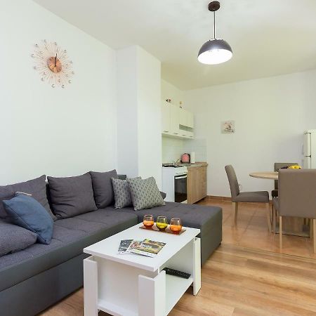 Apartment Lory'S Place 普拉 外观 照片