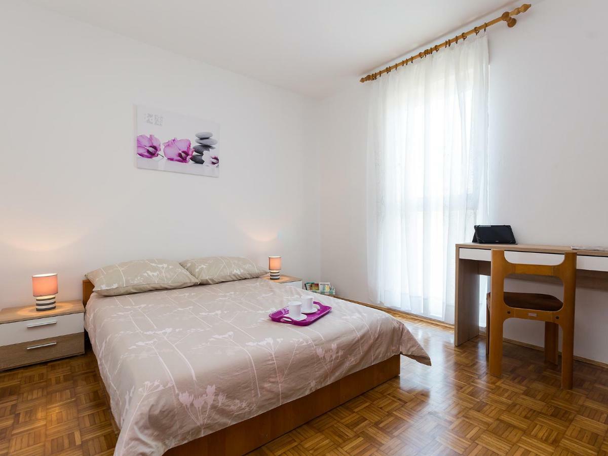 Apartment Lory'S Place 普拉 外观 照片