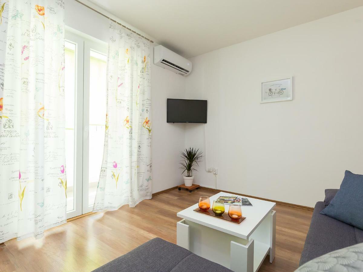 Apartment Lory'S Place 普拉 外观 照片